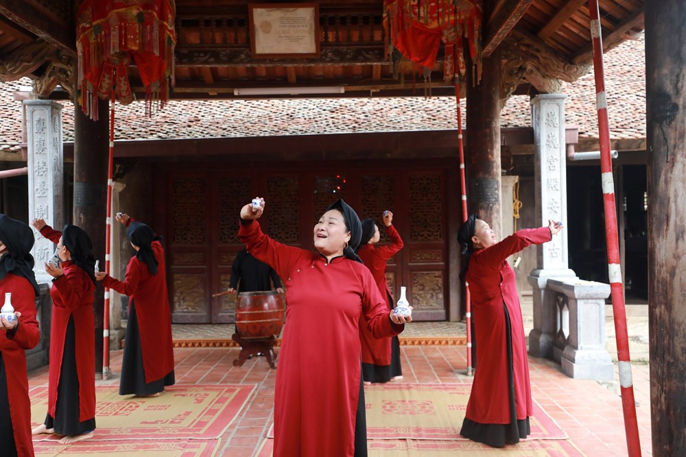 Hát Xoan dưới mái đình cổ hơn 300 năm tuổi - ảnh 16