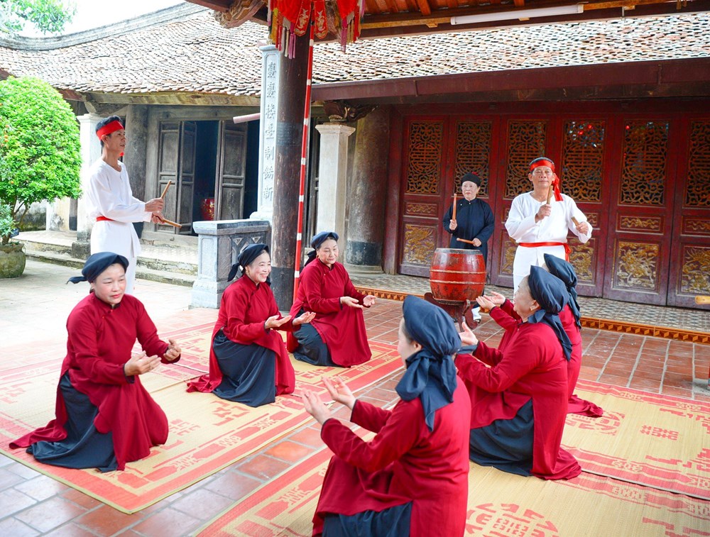 Hát Xoan dưới mái đình cổ hơn 300 năm tuổi - ảnh 11