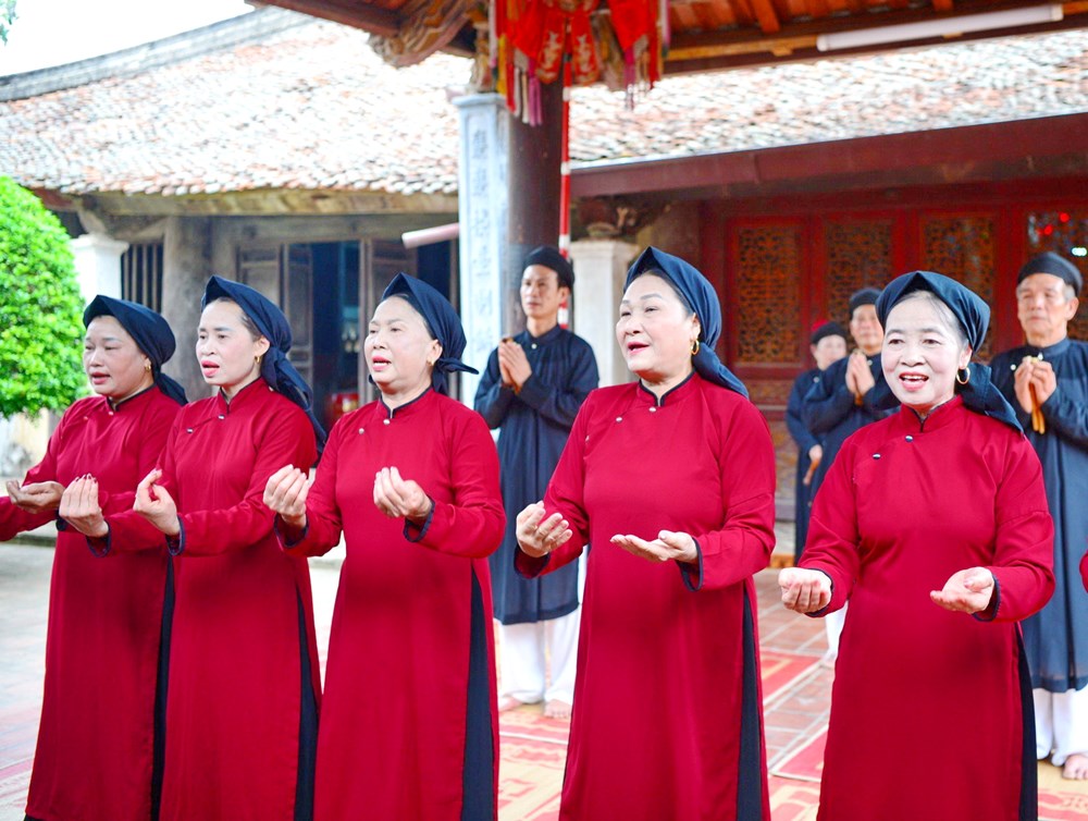 Hát Xoan dưới mái đình cổ hơn 300 năm tuổi - ảnh 15