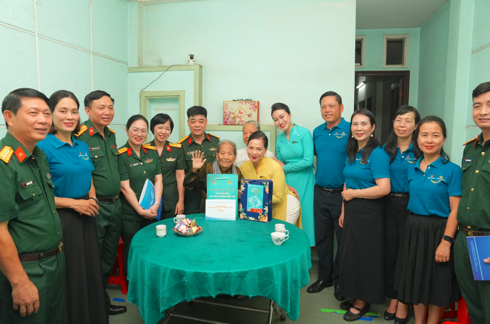 “Chuyến bay Màu Xanh - Tri ân quá khứ, lan tỏa giá trị bình đẳng giới” - ảnh 8