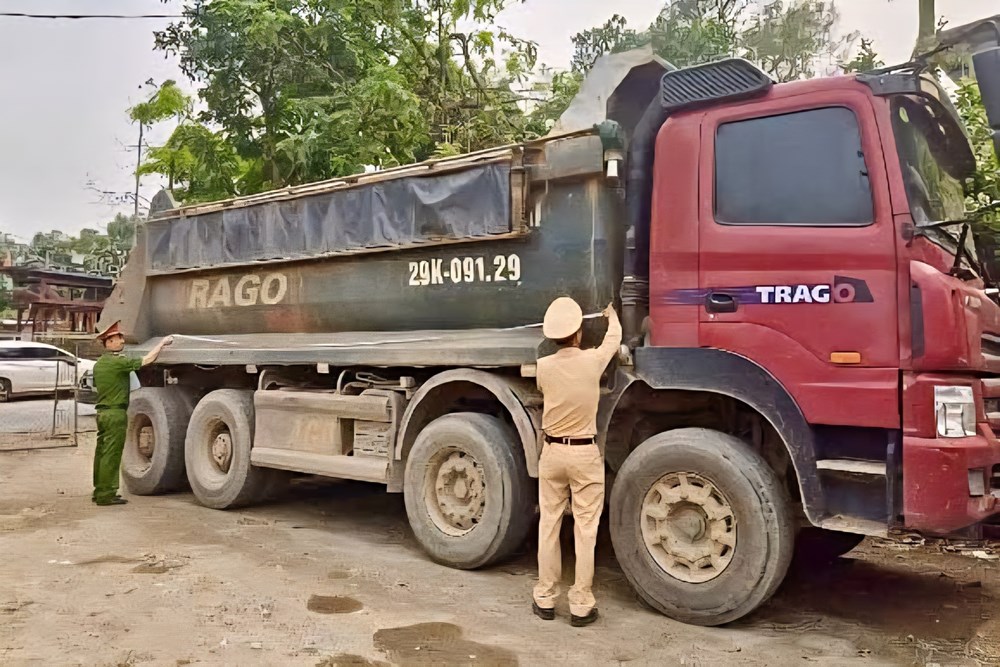 Kiểm tra 49.000 phương tiện, phát hiện gần 2.000 tài xế vi phạm nồng độ cồn - ảnh 1