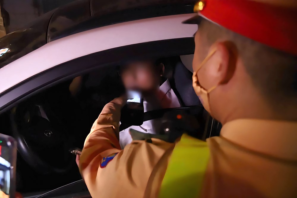 Kiểm tra 49.000 phương tiện, phát hiện gần 2.000 tài xế vi phạm nồng độ cồn - ảnh 2