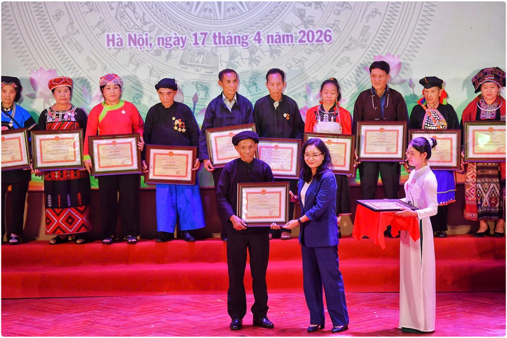 Văn hóa dân tộc thiểu số là nguồn lực nội sinh phát triển bền vững đất nước - ảnh 6