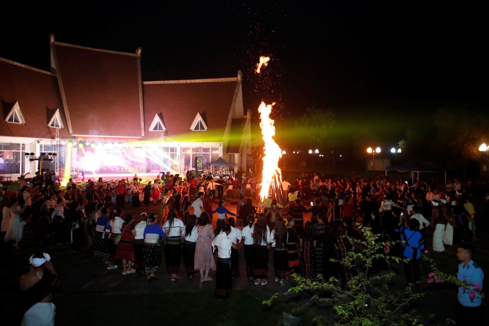  “Nối vòng tay lớn” chào mừng Ngày Văn hóa các dân tộc Việt Nam  - ảnh 12