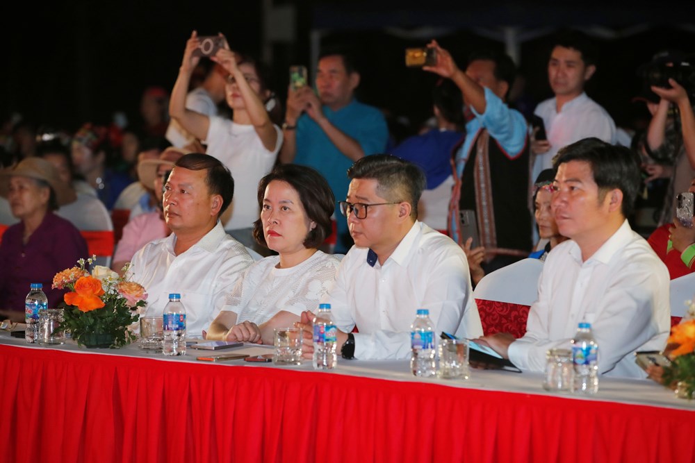  “Nối vòng tay lớn” chào mừng Ngày Văn hóa các dân tộc Việt Nam  - ảnh 13