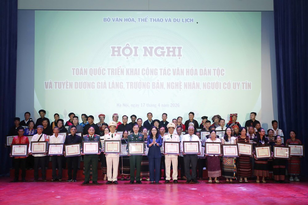 Văn hóa dân tộc thiểu số là nguồn lực nội sinh phát triển bền vững đất nước - ảnh 8