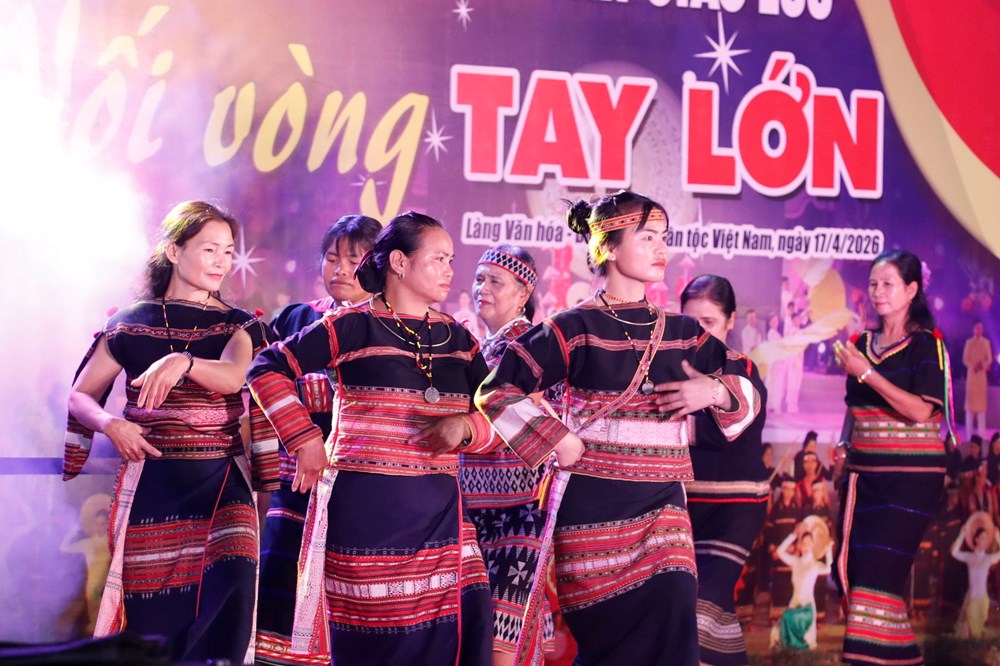  “Nối vòng tay lớn” chào mừng Ngày Văn hóa các dân tộc Việt Nam  - ảnh 8