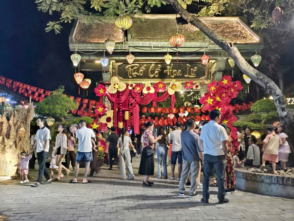 Phố cổ Hoa Lư - Điểm check in đốn tim giới trẻ - ảnh 1