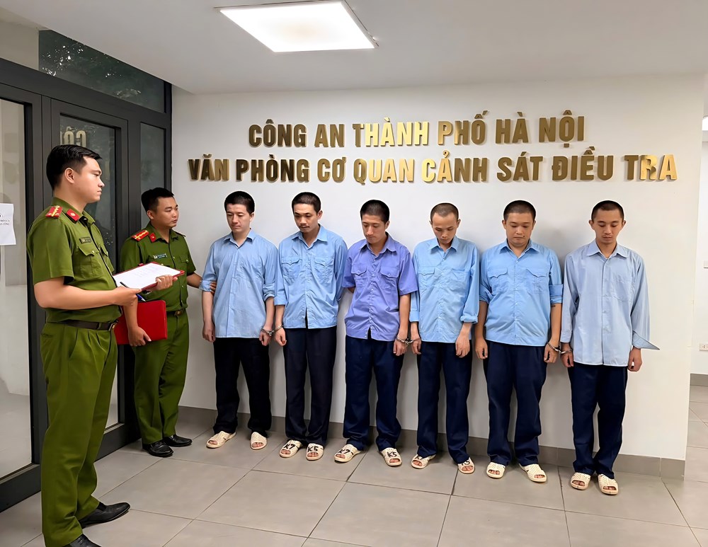 Bắt nhóm buôn lậu vàng ngụy trang trong thiết bị điện tử vào Việt Nam - ảnh 1