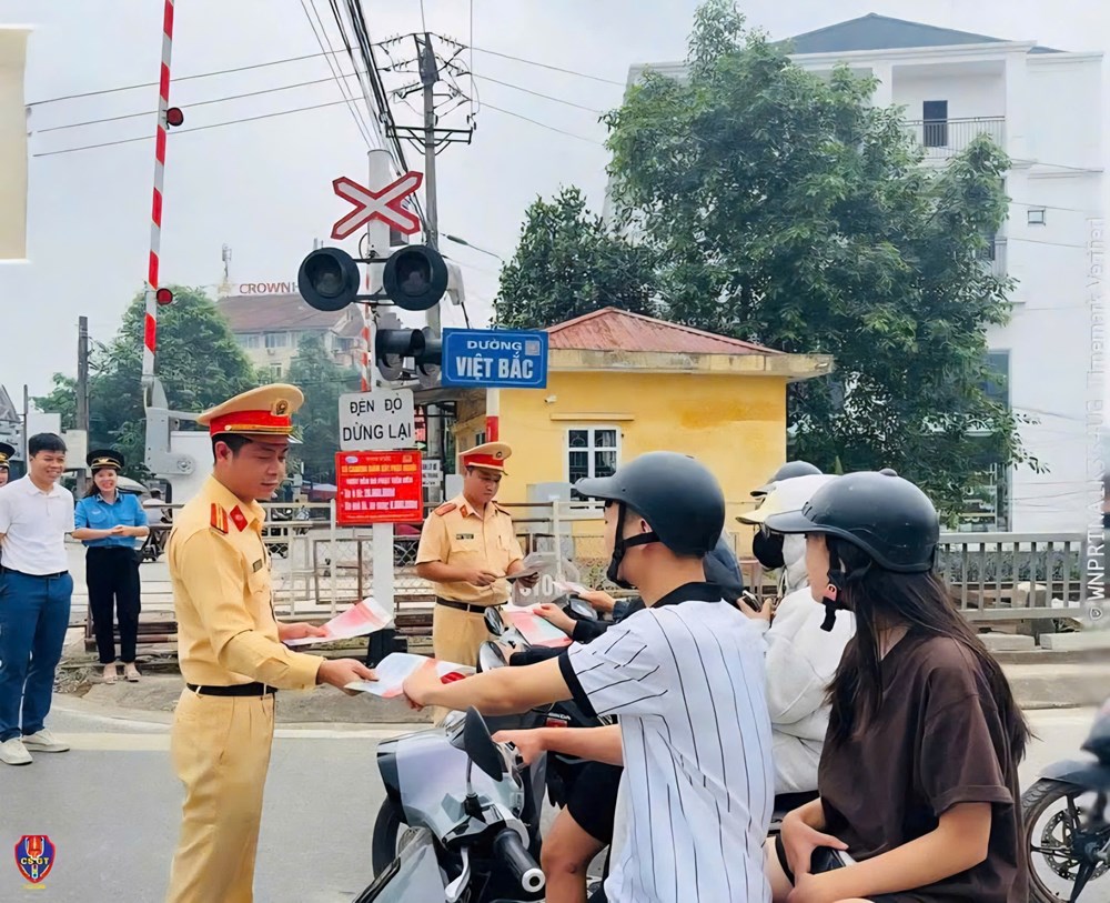 Xử lý nhiều trường hợp vi phạm giao thông đường sắt qua camera giám sát - ảnh 2