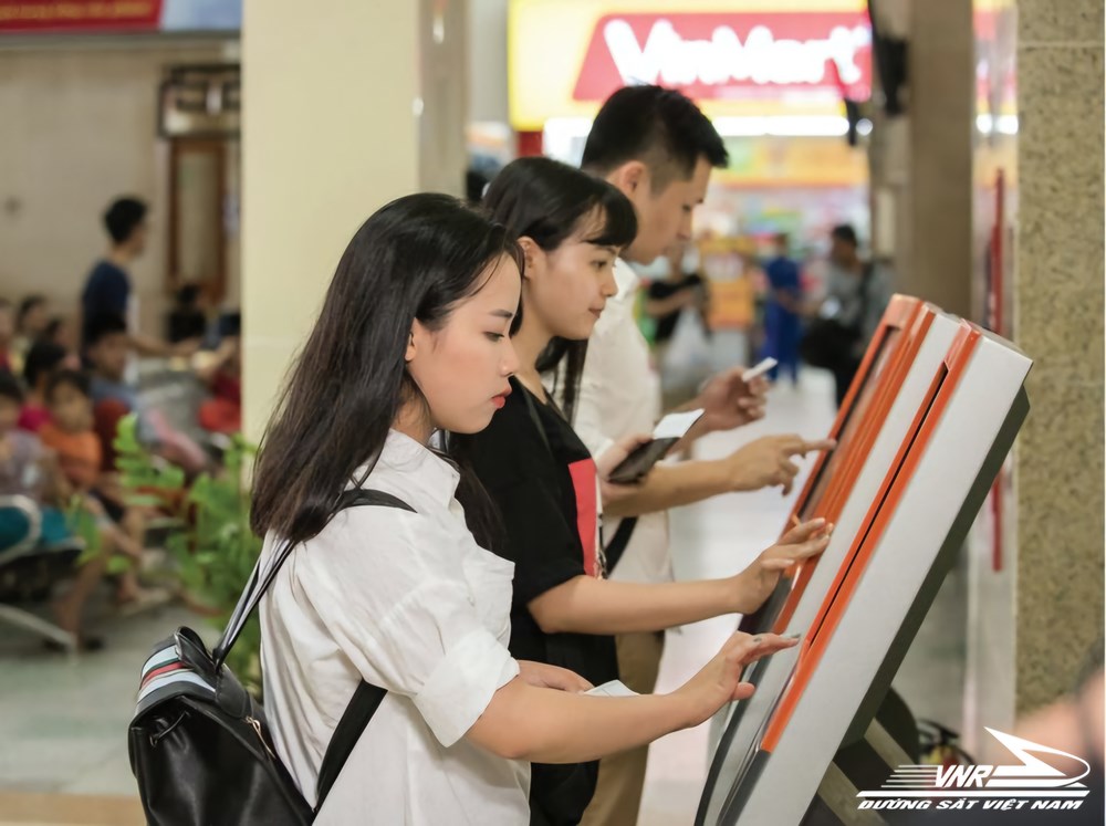 Giảm giá vé tàu cho học sinh, sinh viên và người thân đi cùng - ảnh 1