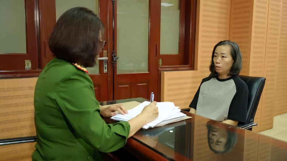 Khởi tố các đối tượng buôn lậu hàng ngàn tấn chân gà đông lạnh - ảnh 3
