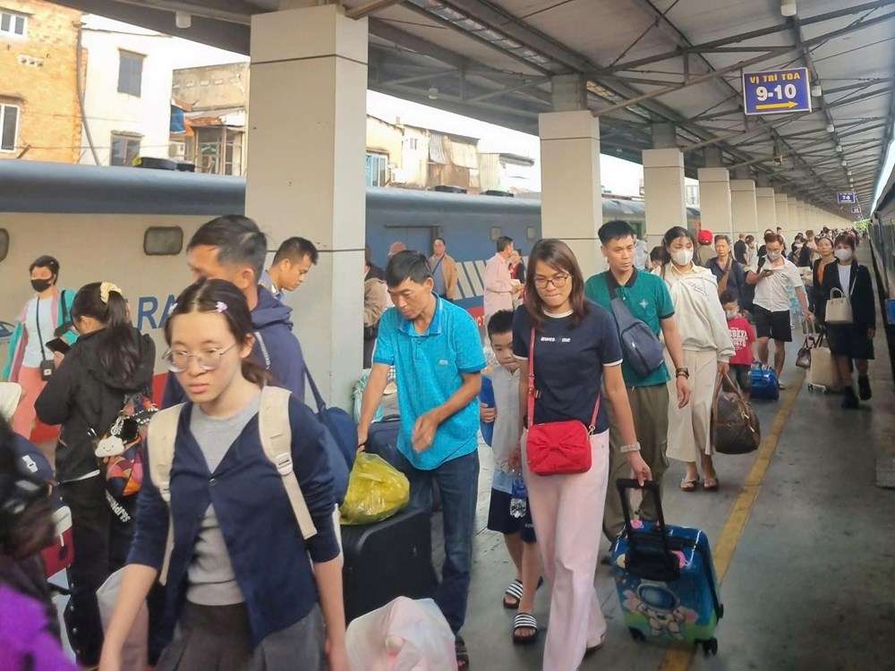 ​Mở bán vé tàu giai đoạn sau Hè với nhiều ưu đãi hấp dẫn - ảnh 1