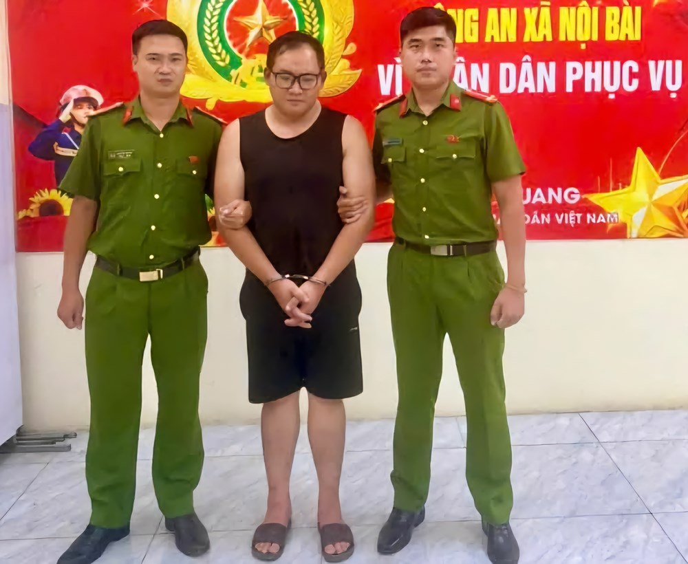 Bị bắt sau 4 tiếng cướp tiệm vàng - ảnh 1