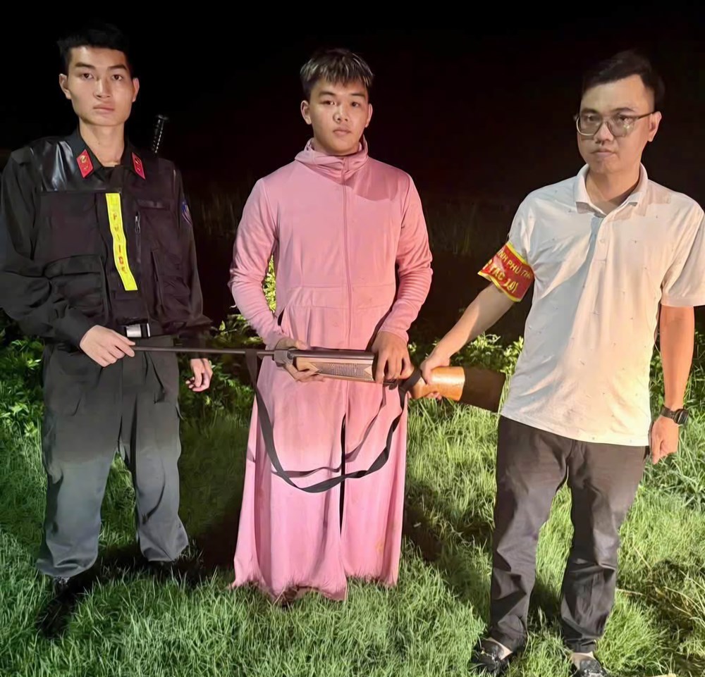 Liên tiếp ngăn chặn nhiều nhóm thanh niên mang hung khí đi gây rối - ảnh 1