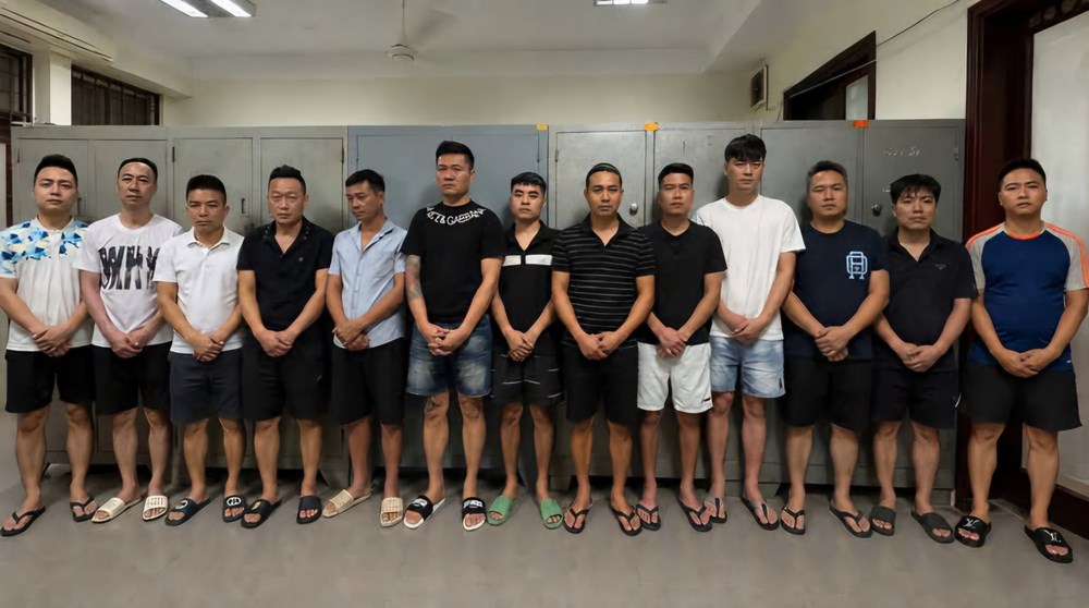 Triệt phá đường dây cá độ bóng đá quy mô lớn - ảnh 1