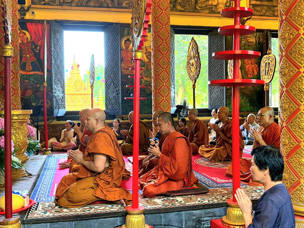 Lễ nhập hạ và cầu siêu anh hùng liệt sĩ tại chùa Khmer - ảnh 3