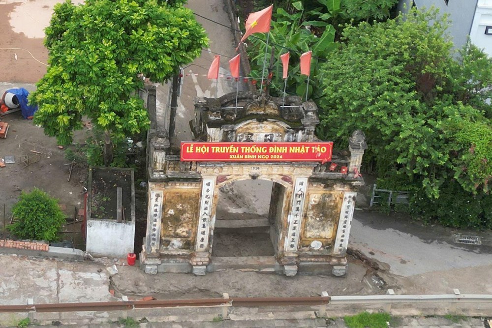 Giữ hồn cốt trăm năm cho cổng làng - ảnh 11