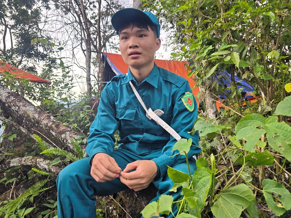 Thấu hiểu từng vách núi quê hương, chiến sĩ dân quân chung tay tìm hài cốt liệt sĩ - ảnh 10