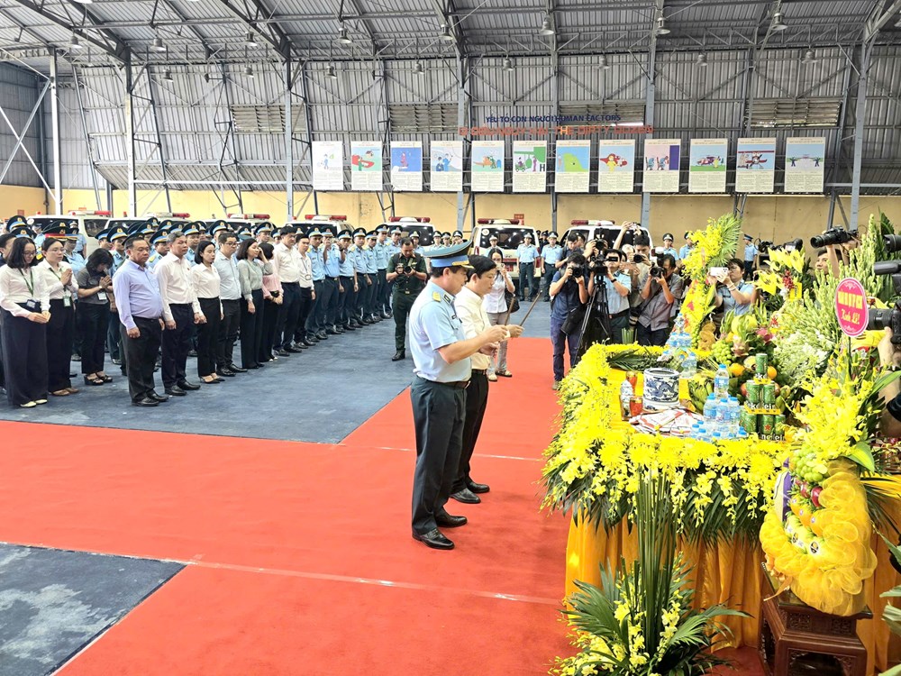 Chuyến bay thiêng liêng vận chuyển 7.104 mẫu sinh phẩm hài cốt liệt sĩ tới Hà Nội - ảnh 8