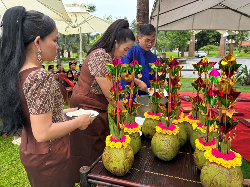 Độc đáo lễ hội Thắk Côn của người Khmer - ảnh 1