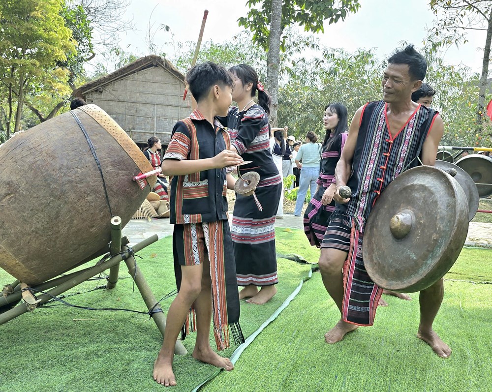 Đón kỳ nghỉ lễ 2.9 tại Làng Văn hóa - Du lịch các dân tộc Việt Nam - ảnh 3