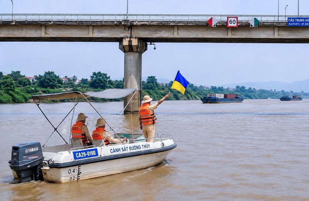 Hà Nội: Bảo đảm an toàn trên các tuyến sông - ảnh 1