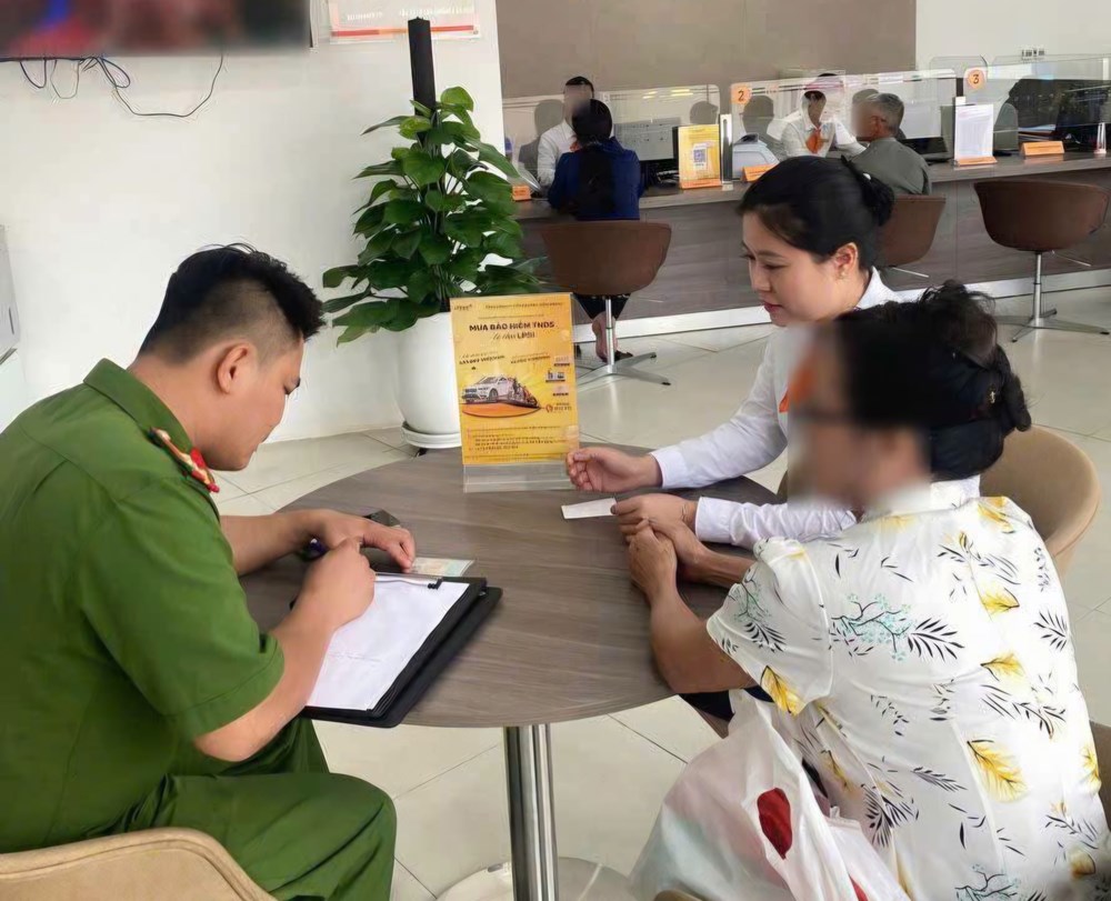 Suýt bị lừa chuyển 25 triệu đồng để nhận quà từ nước ngoài - ảnh 1