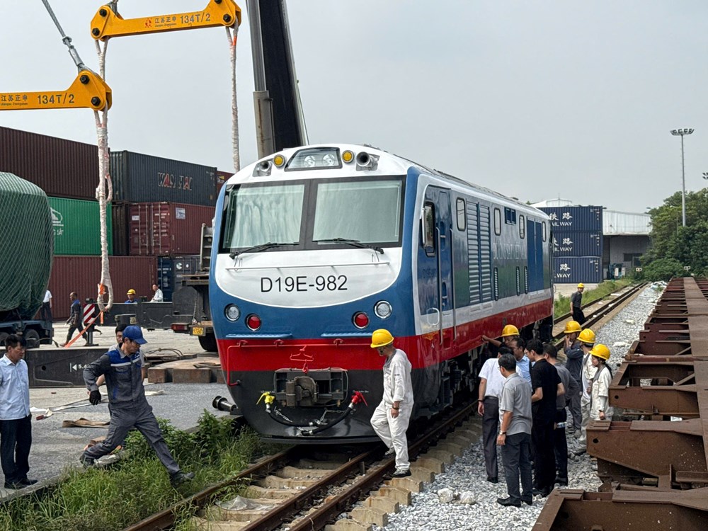 VNR tiếp nhận đầu máy thế hệ mới với 40 hạng mục được cải tiến - ảnh 2