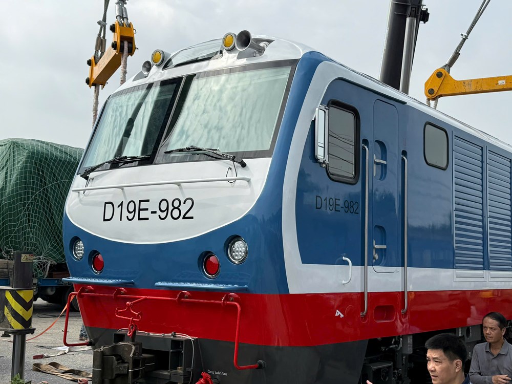 VNR tiếp nhận đầu máy thế hệ mới với 40 hạng mục được cải tiến - ảnh 3