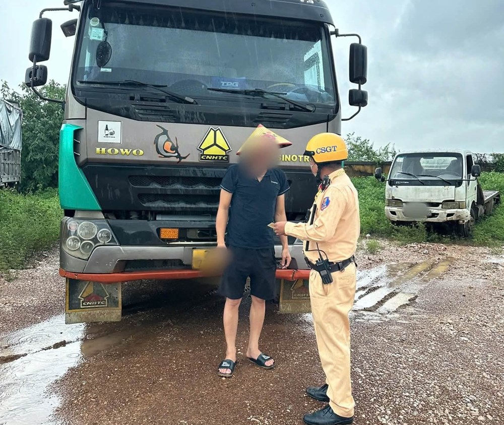 Tai nạn giao thông giảm trong ngày nghỉ lễ đầu tiên - ảnh 1
