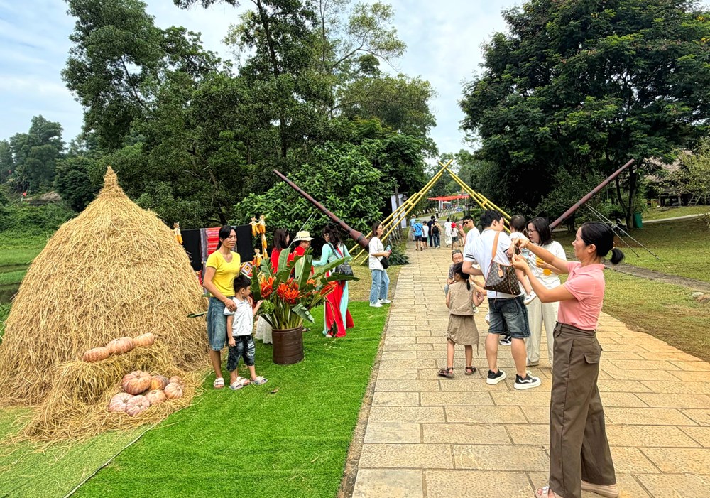 Khám phá chợ phiên vùng cao “Cao nguyên mở hội” - ảnh 1