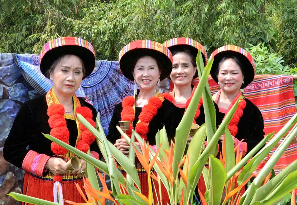 Xúng xính xuống chợ phiên vui Tết Độc lập - ảnh 14