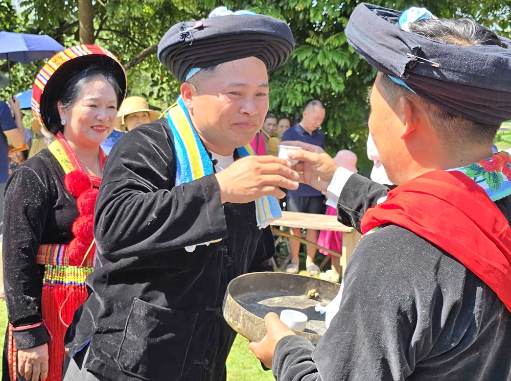 Ấn tượng với màn tái hiện lễ cưới truyền thống của người Dao  - ảnh 19