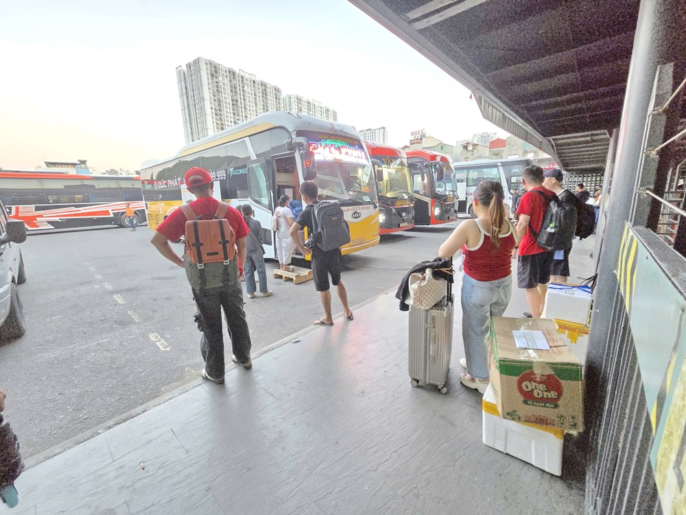  Phân luồng linh hoạt, người dân thong dong trở về Thủ đô  - ảnh 5