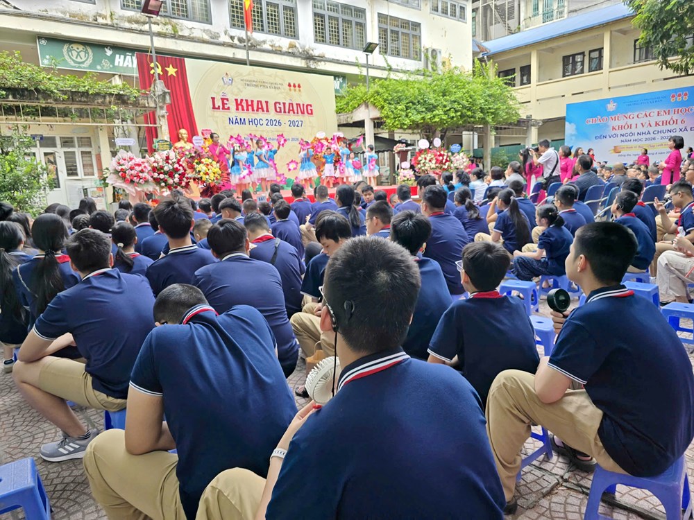Lễ khai giảng đong đầy yêu thương ở ngôi trường đặc biệt - ảnh 1