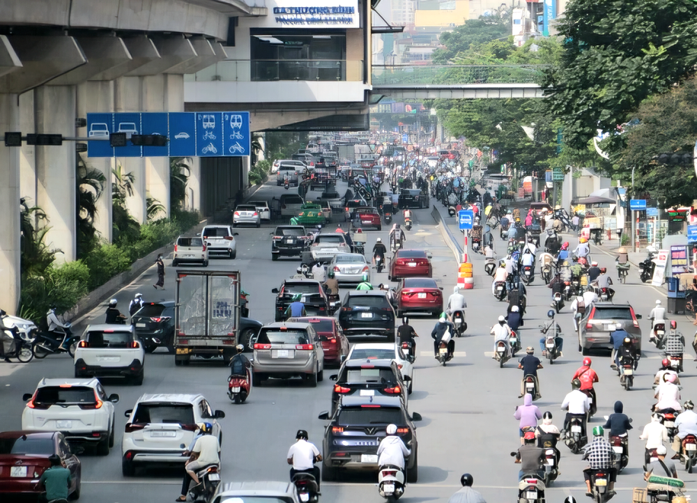 Hà Nội: Rào chắn đường Nguyễn Trãi để thi công dự án Vành đai 2,5 - ảnh 1