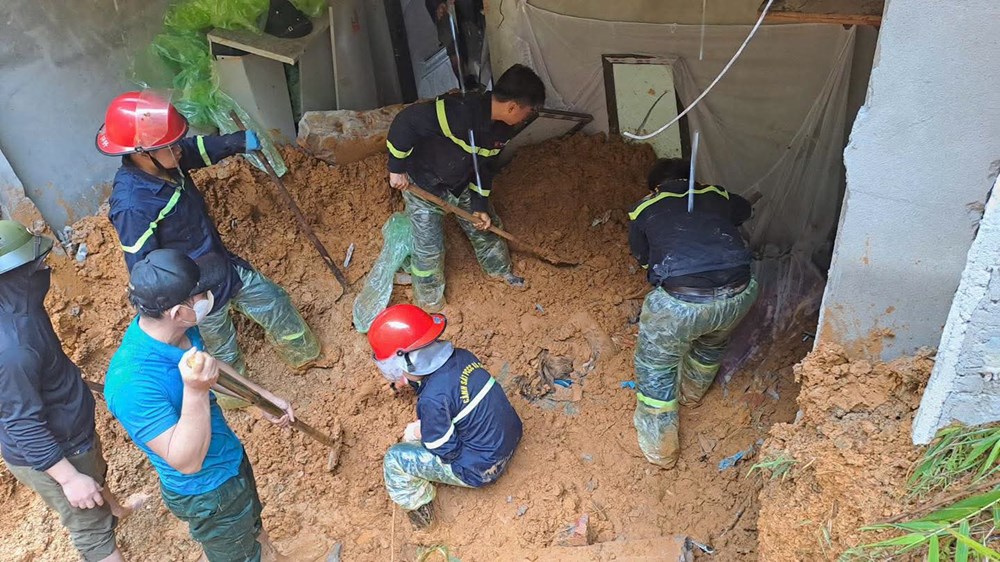 Sạt lở đất vùi lấp 3 người tại Đà Bắc - ảnh 4