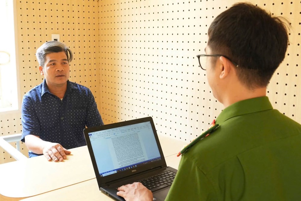 Bắt khẩn cấp đối tượng livestream chửi bới, đưa thông tin sai sự thật tại Bệnh viện Hữu nghị Lạc Việt - ảnh 2