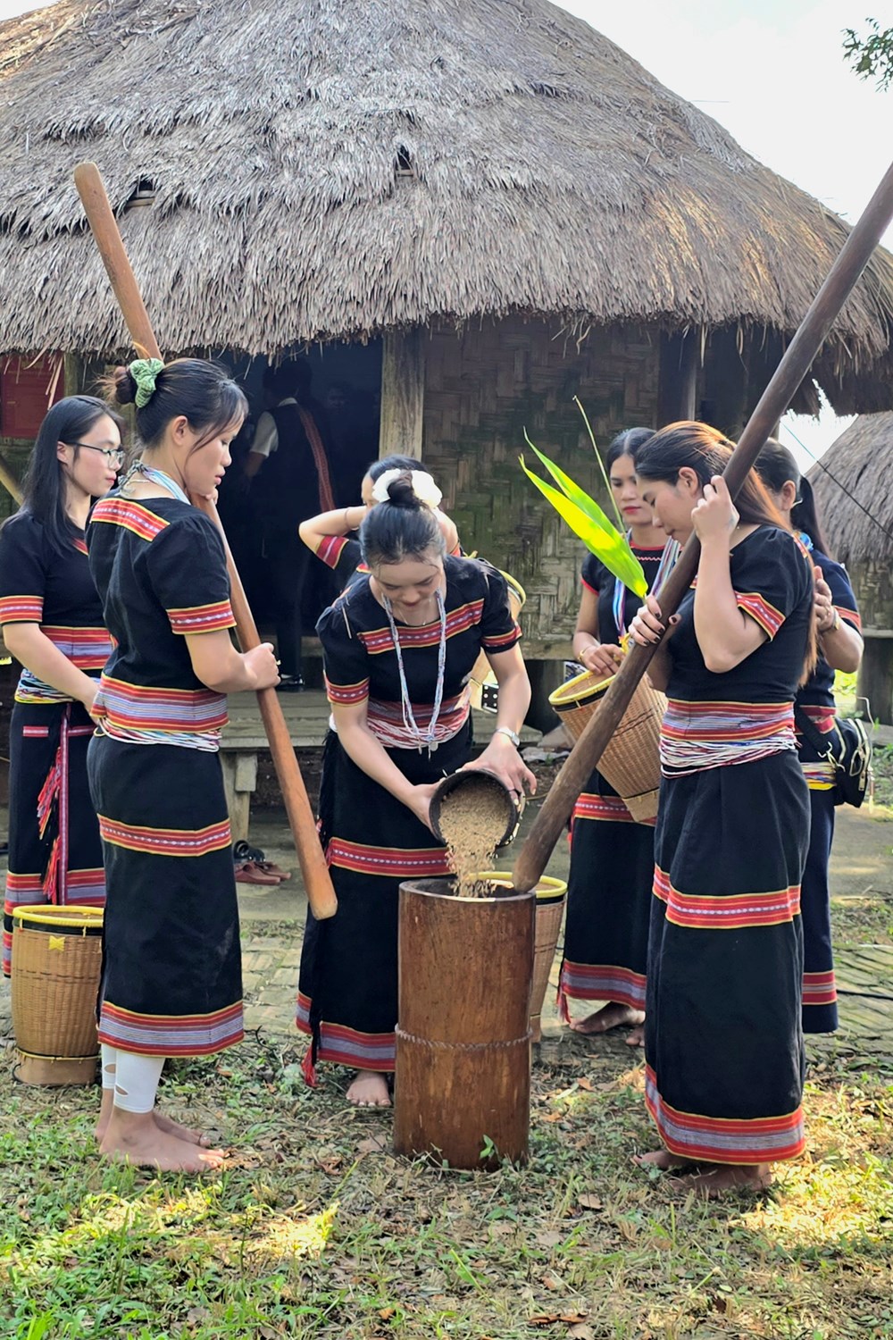 Tết mùa của người Giẻ - Triêng có gì độc đáo? - ảnh 2