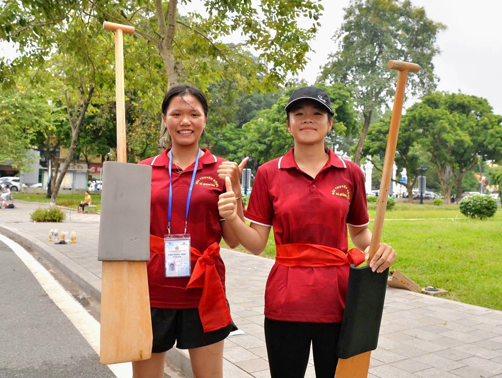 Mãn nhãn xem đua thuyền rồng và ván SUP tại hồ Tây - ảnh 13