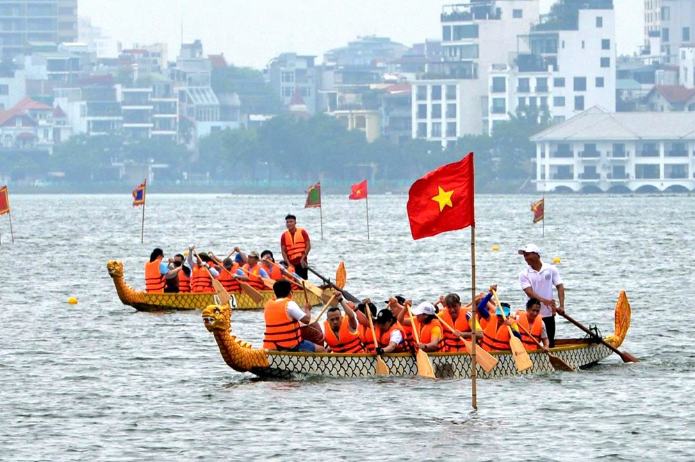 Mãn nhãn xem đua thuyền rồng và ván SUP tại hồ Tây - ảnh 7
