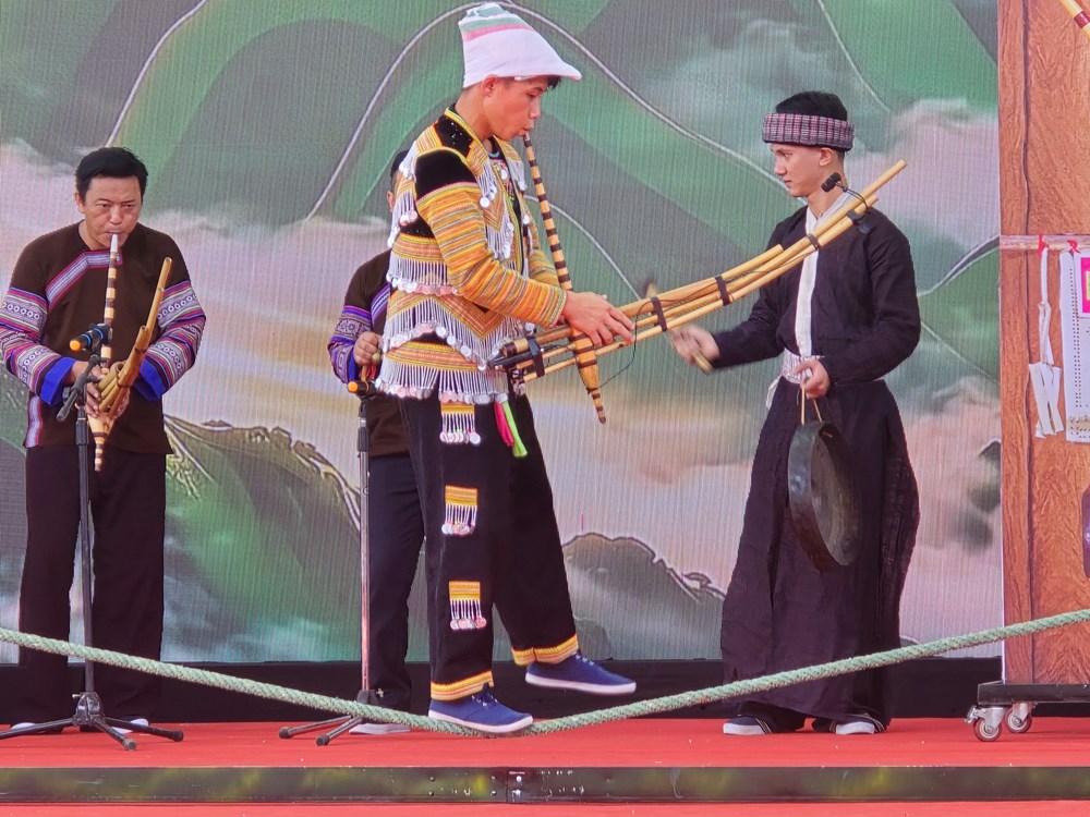 Ngân vang điệu khèn tại Ngày hội Văn hóa dân tộc Mông lần thứ IV - ảnh 9