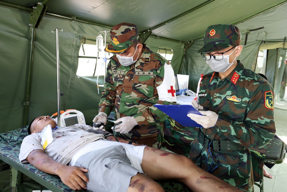 Quân đội Việt Nam - Lào - Campuchia diễn tập chung ứng phó thảm họa - ảnh 16