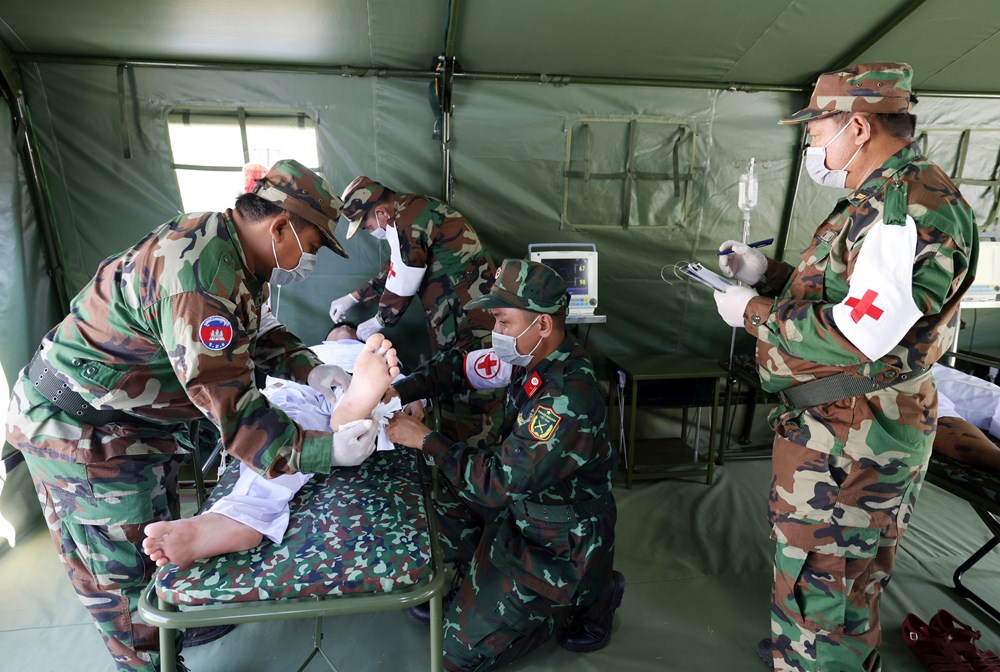Quân đội Việt Nam - Lào - Campuchia diễn tập chung ứng phó thảm họa - ảnh 14