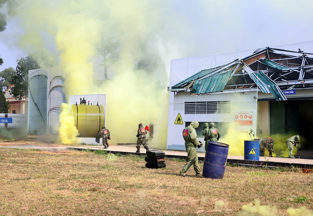Quân đội Việt Nam - Lào - Campuchia diễn tập chung ứng phó thảm họa - ảnh 12