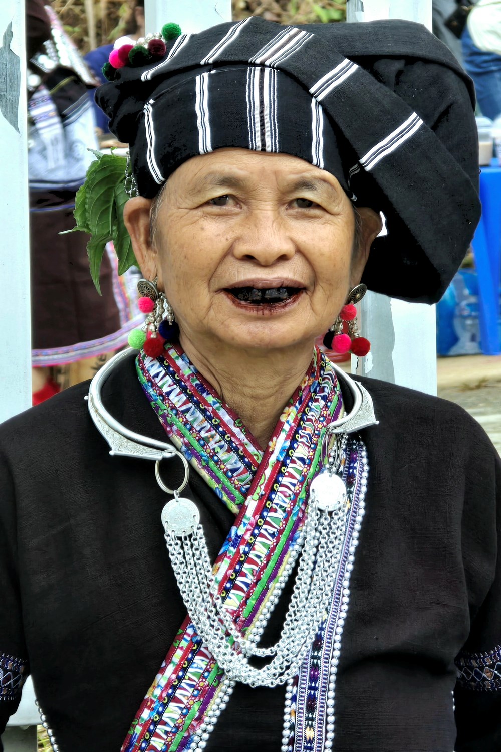 Về nơi nhuộm răng đen là tiêu chuẩn vẻ đẹp phụ nữ - ảnh 4