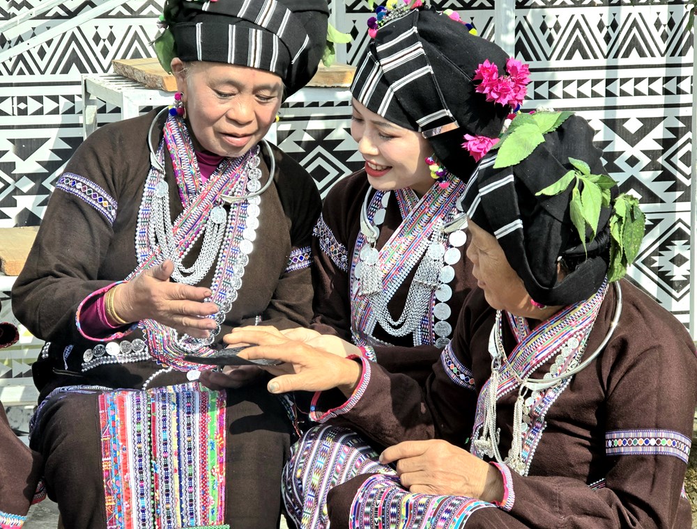 Về nơi nhuộm răng đen là tiêu chuẩn vẻ đẹp phụ nữ - ảnh 13