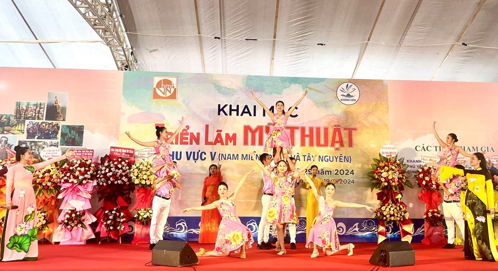 Triển lãm Mỹ thuật khu vực Nam miền Trung và Tây Nguyên - ảnh 1