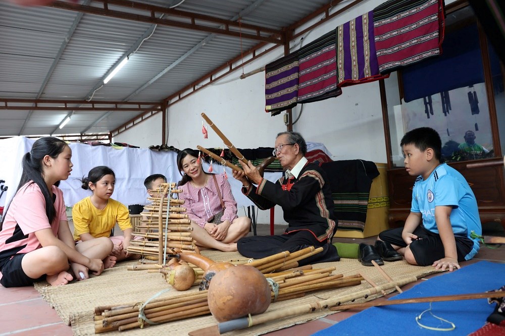 Khánh Hòa: Bảo tồn, phát huy giá trị văn hóa của đồng bào để phát triển du lịch - ảnh 2